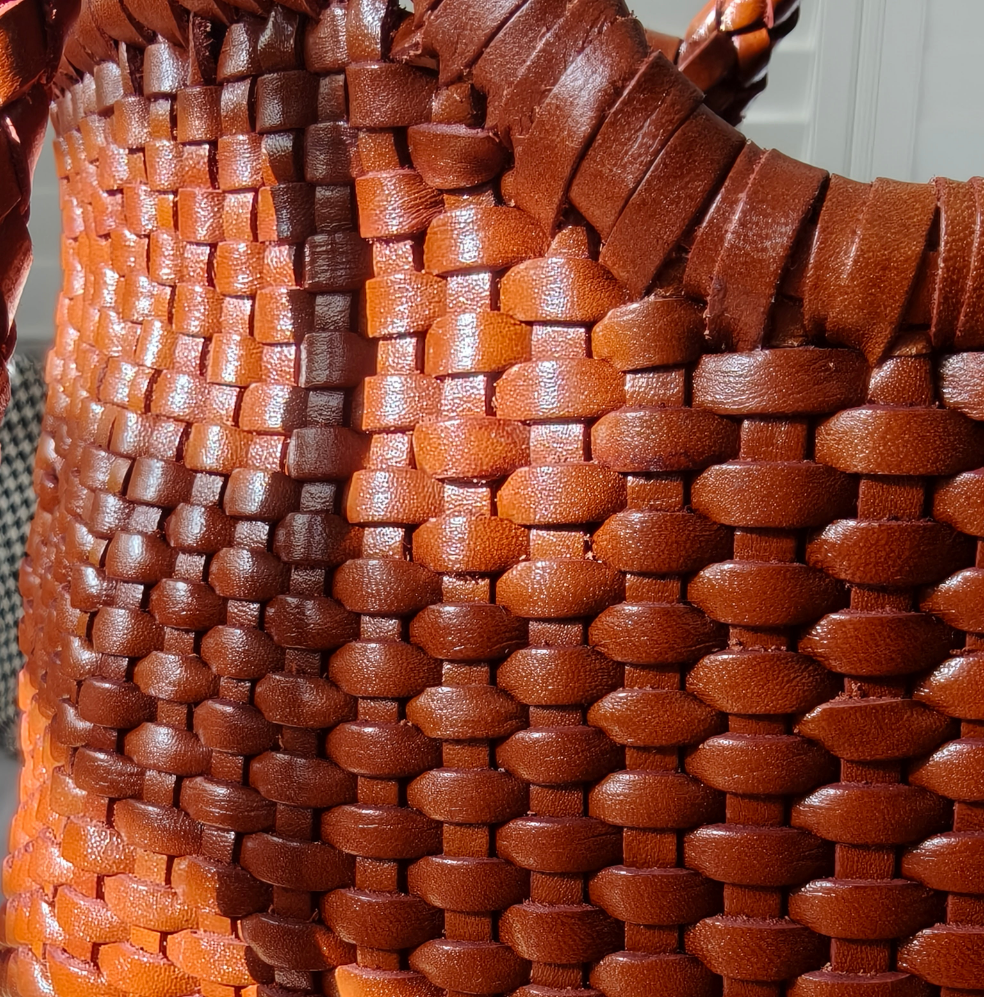 Isabella - Geflochtene Tasche aus Rindsleder im französischen Retro-Stil mit TOP LAYER