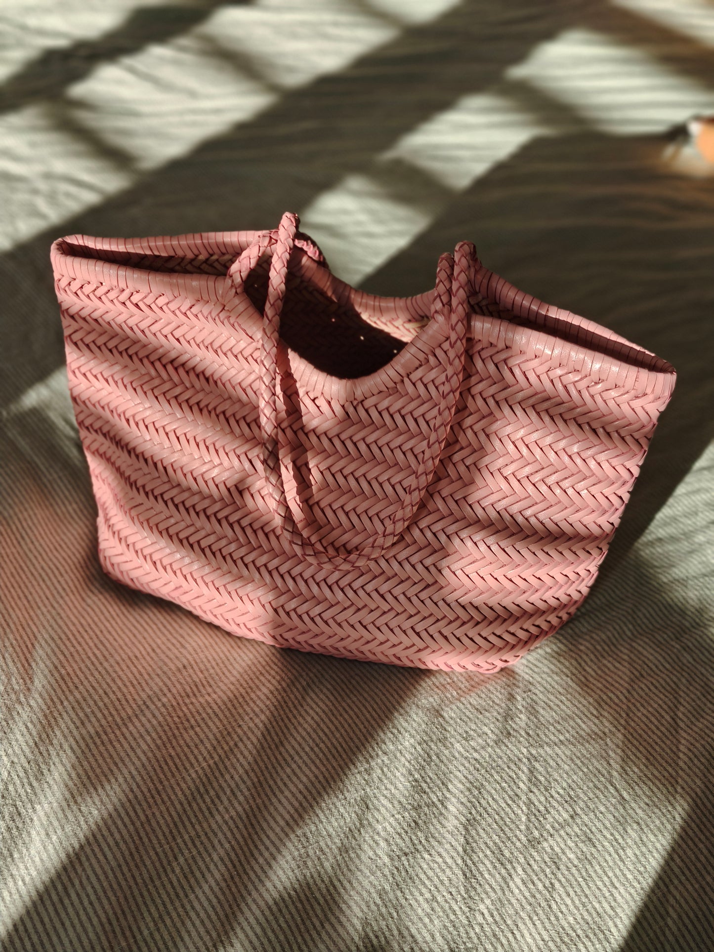 Phoebe - GROSSE 100 % handgefertigte Schultertasche aus echtem, gewebtem Rindsleder in der obersten Schicht