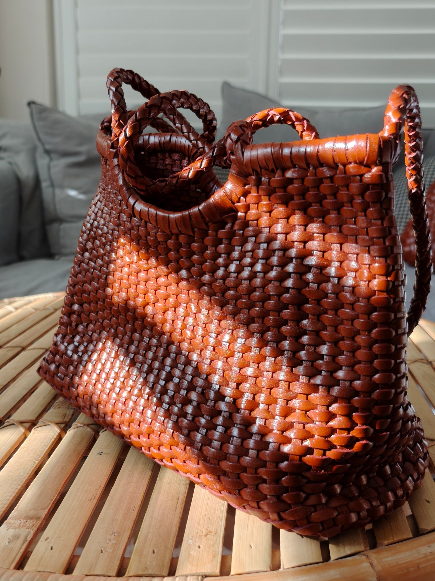 Isabella - Geflochtene Tasche aus Rindsleder im französischen Retro-Stil mit TOP LAYER