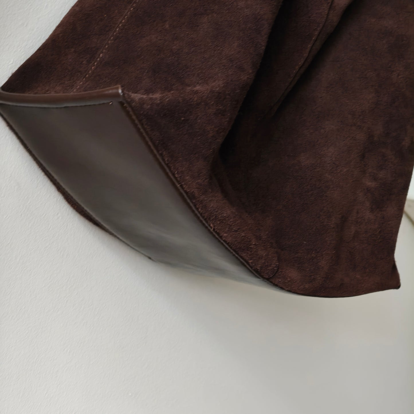 Naomi - 2024 Autumn/Winter New Suede Triangle Tote Bag - Large Capacity Commuter Shoulder Bag - Versatile Genuine Leather Women's Bag