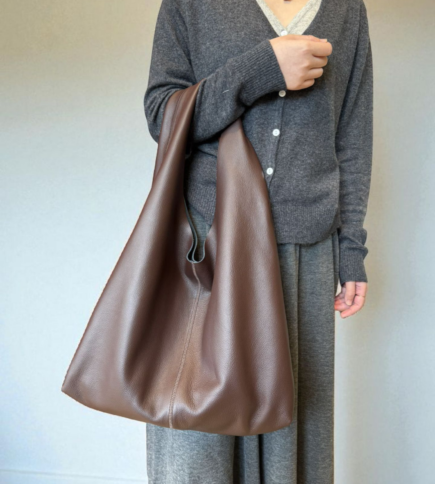 Kai - Large-Capacity Slouchy Tote Bag, Full-Grain Leather, Minimalist Style