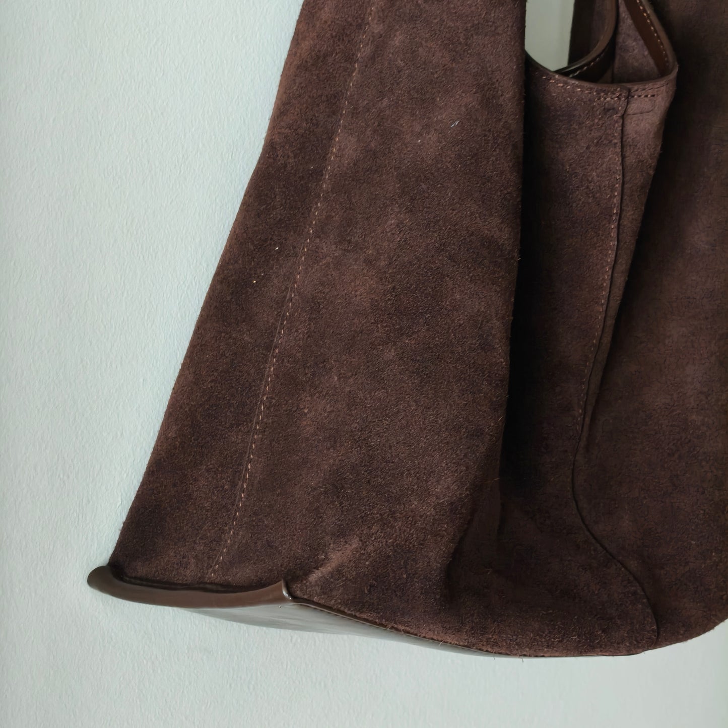 Naomi - 2024 Autumn/Winter New Suede Triangle Tote Bag - Large Capacity Commuter Shoulder Bag - Versatile Genuine Leather Women's Bag