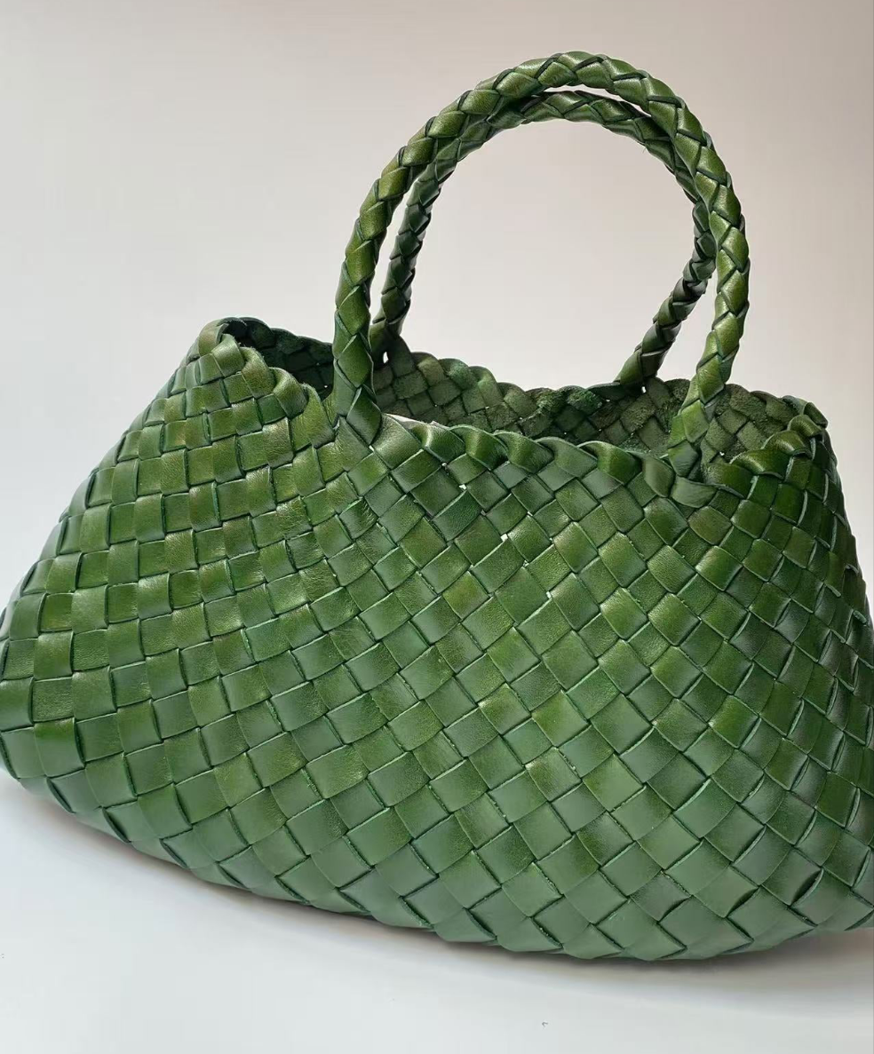 Diana – mittelgroße Tasche aus gewebtem Leder