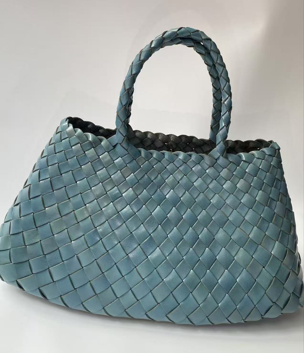 Diana – mittelgroße Tasche aus gewebtem Leder