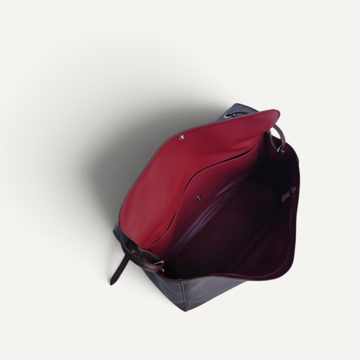 Fayecreations Eleanor Small leather shoulder bag interior with red lining, slip pocket, and main compartment view