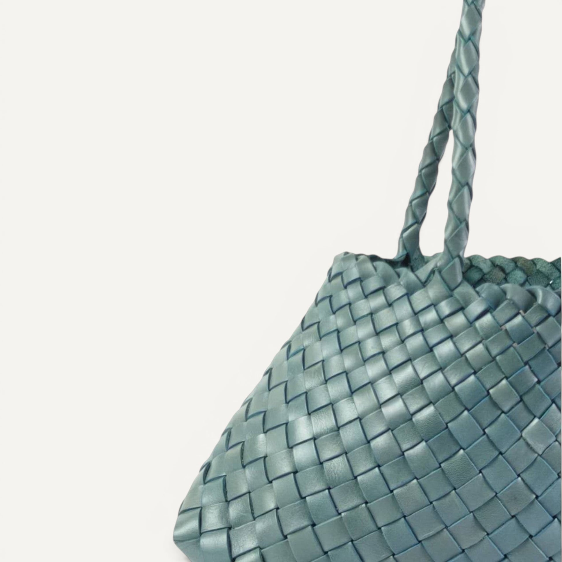 Opal_bag_smokyblue_detail
