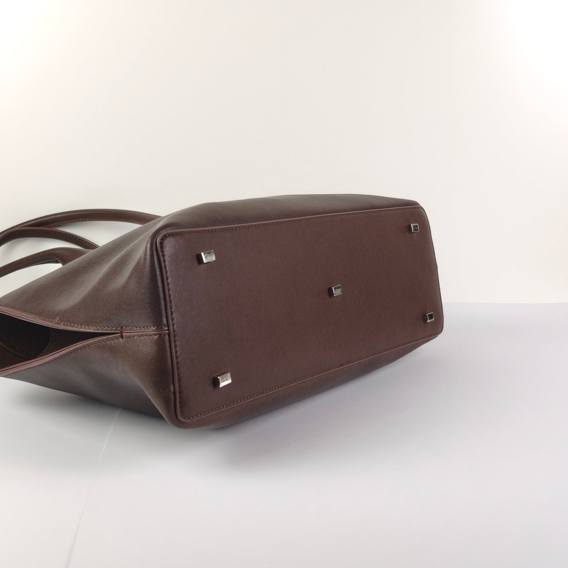 coffee valentina leather handbag with silver matel feet