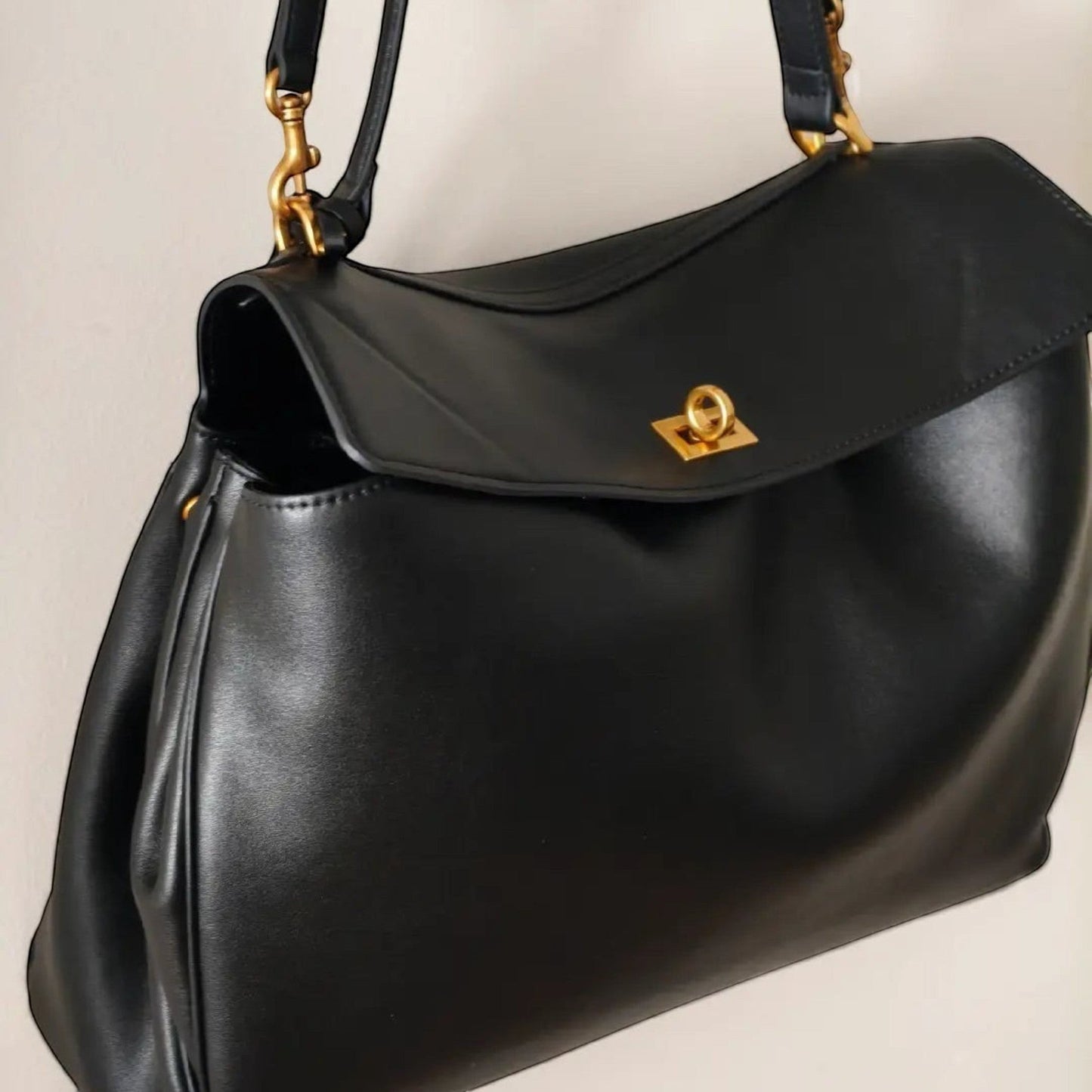 Harper Medium Size Leather Shoulder Bag