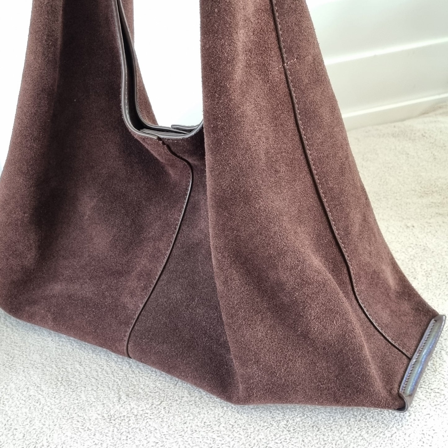 Naomi - 2024 Autumn/Winter New Suede Triangle Tote Bag - Large Capacity Commuter Shoulder Bag - Versatile Genuine Leather Women's Bag