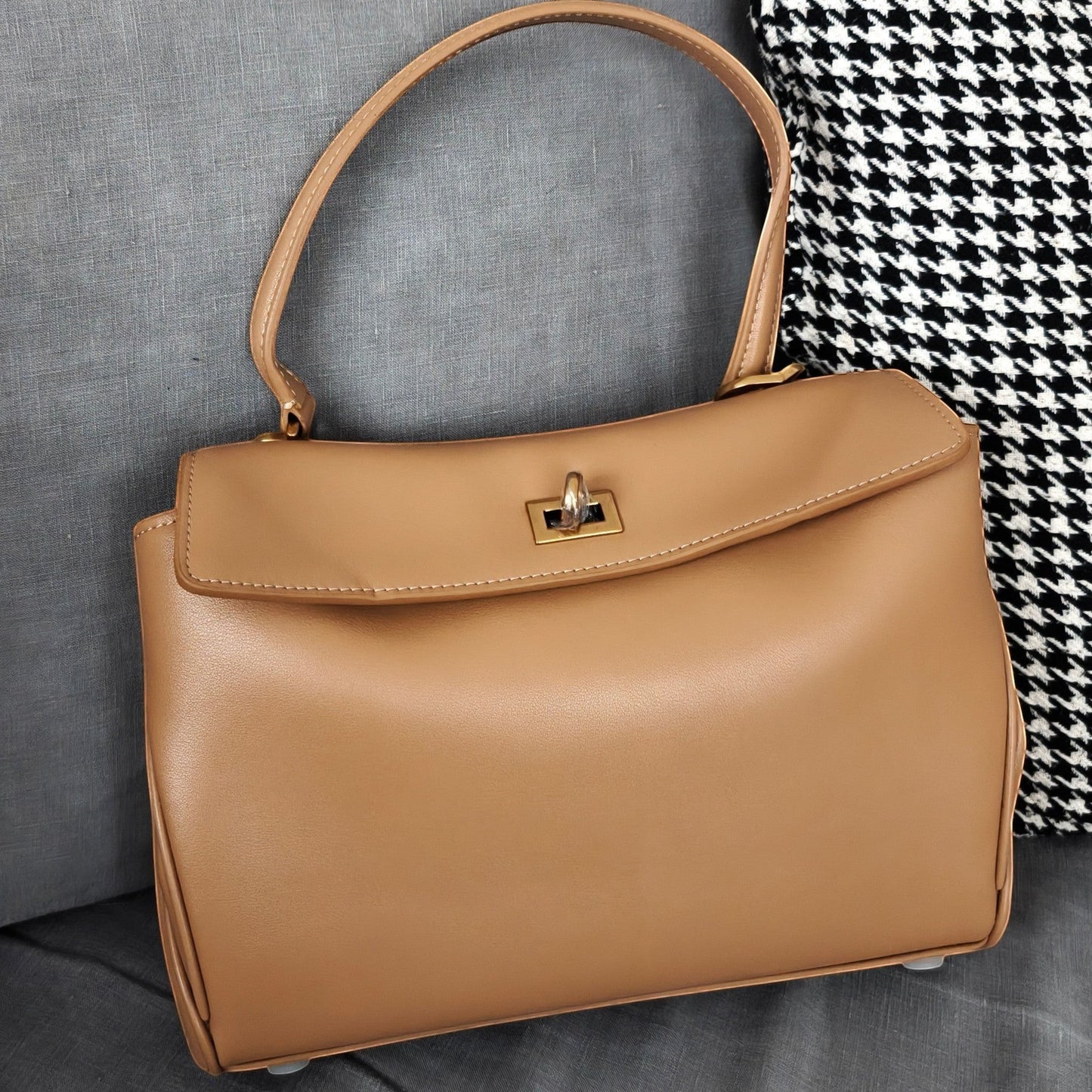 Harper Medium Size Leather Shoulder Bag