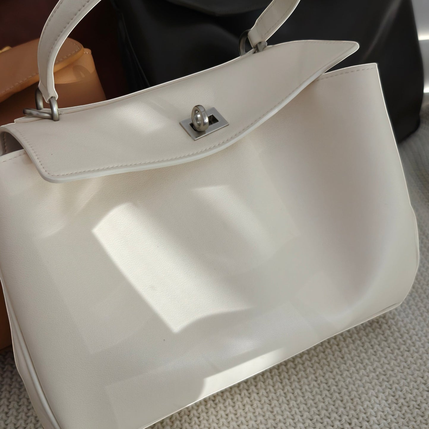 Harper Medium Size Leather Shoulder Bag